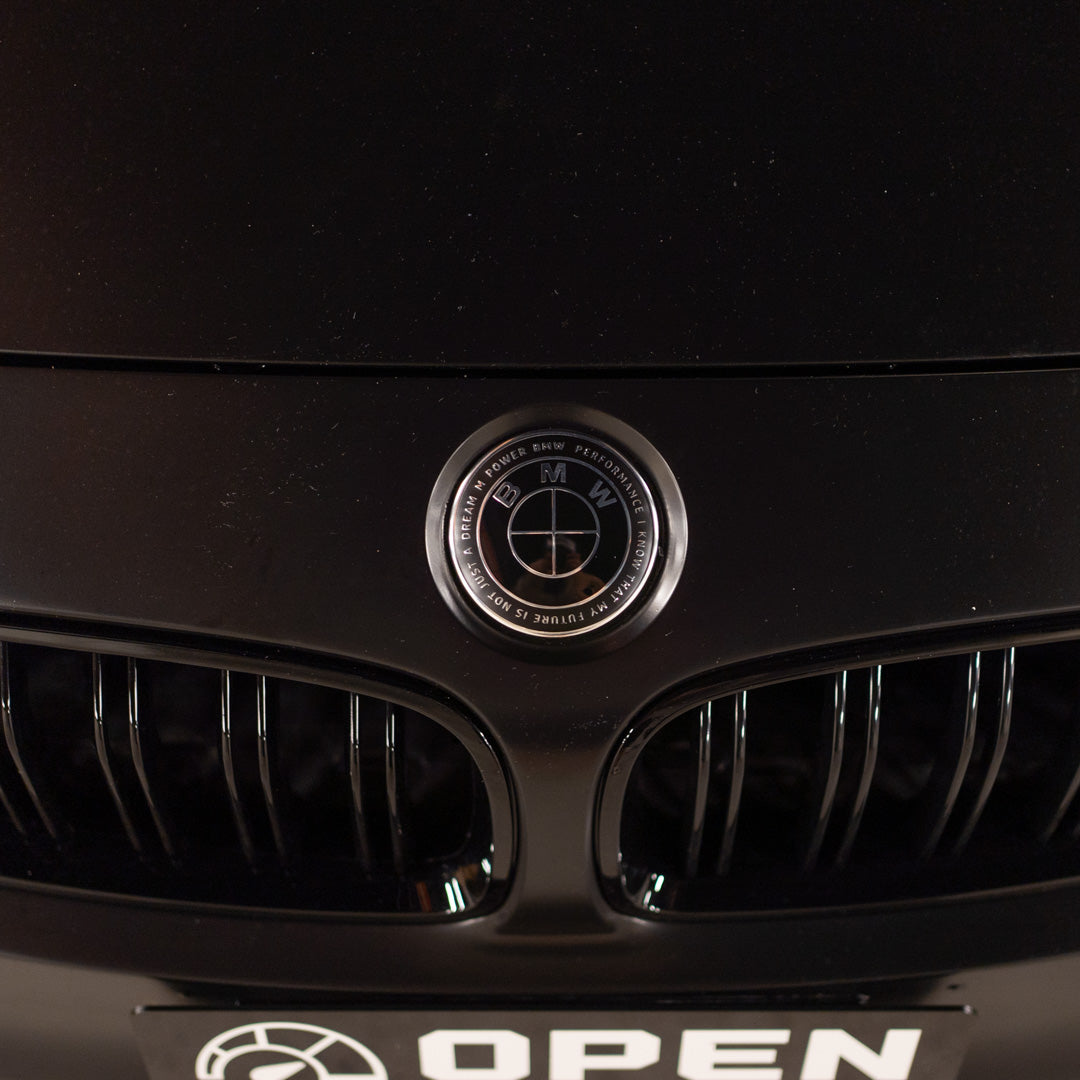 BMW 50. JUBILÄUMS-EMBLEM-ABZEICHEN - VOLLSCHWARZ