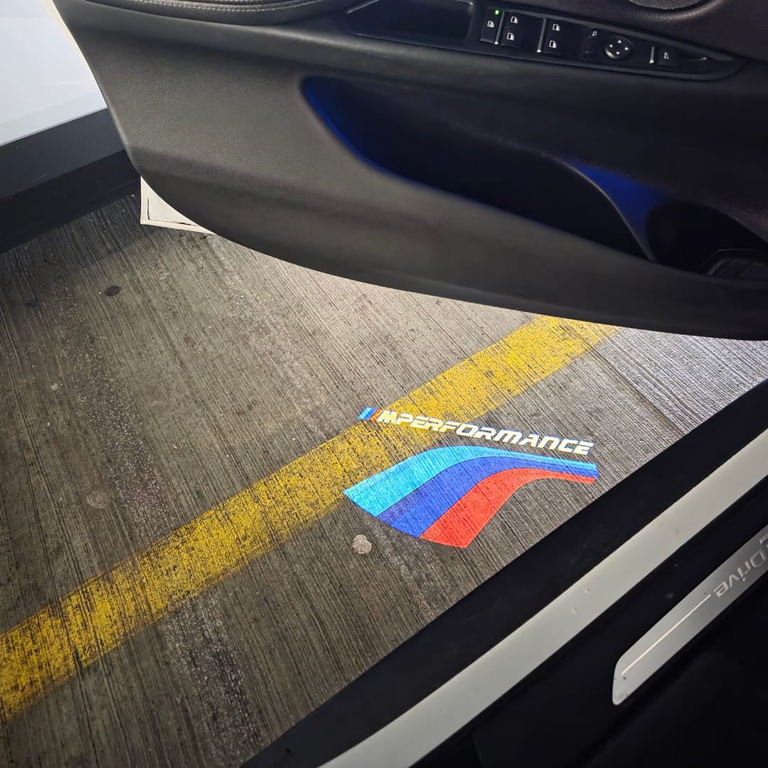 BMW LED DOOR LIGHTS (T)