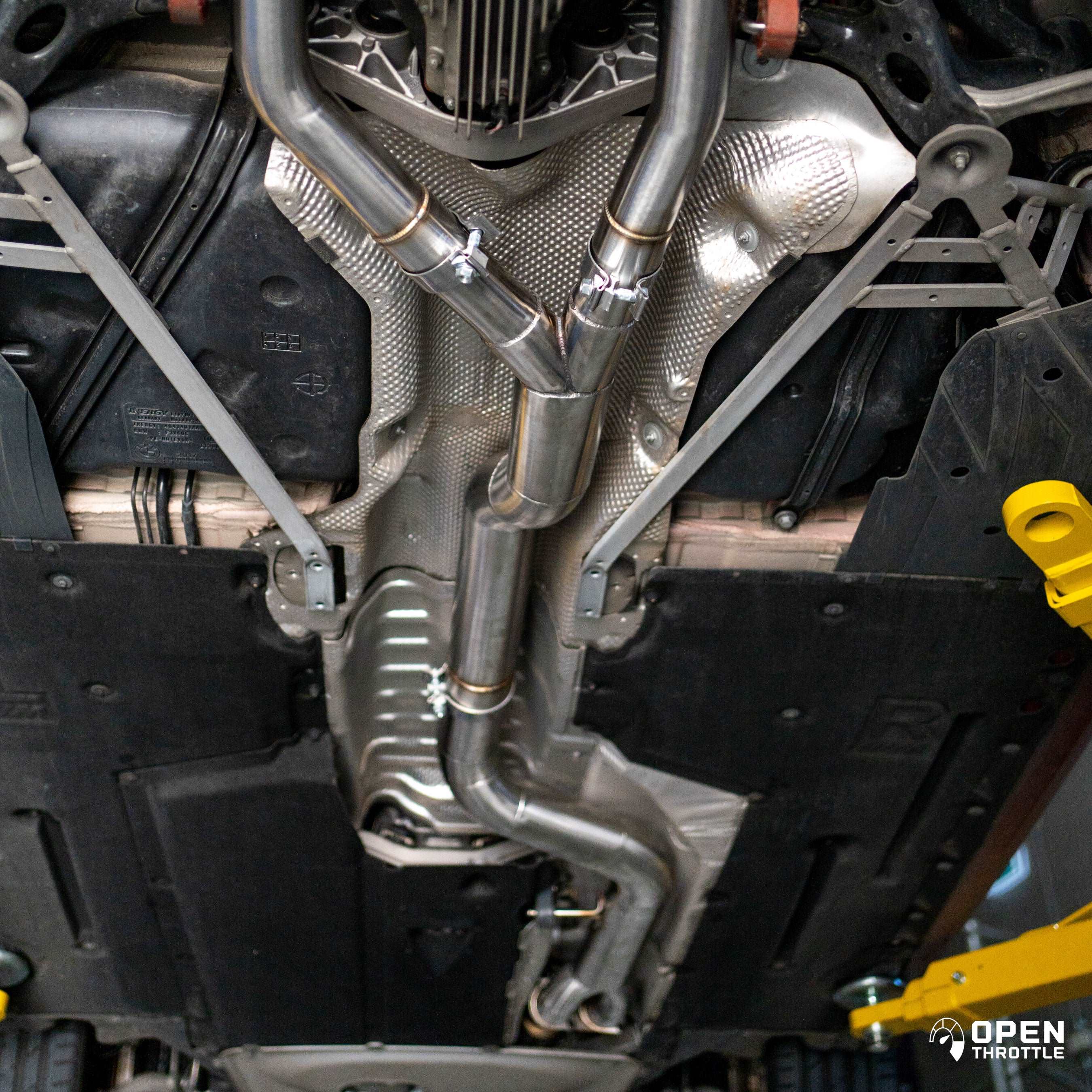 BMW F80 M3 F82 M4 BIG SINGLE MIDPIPE – OPEN THROTTLE