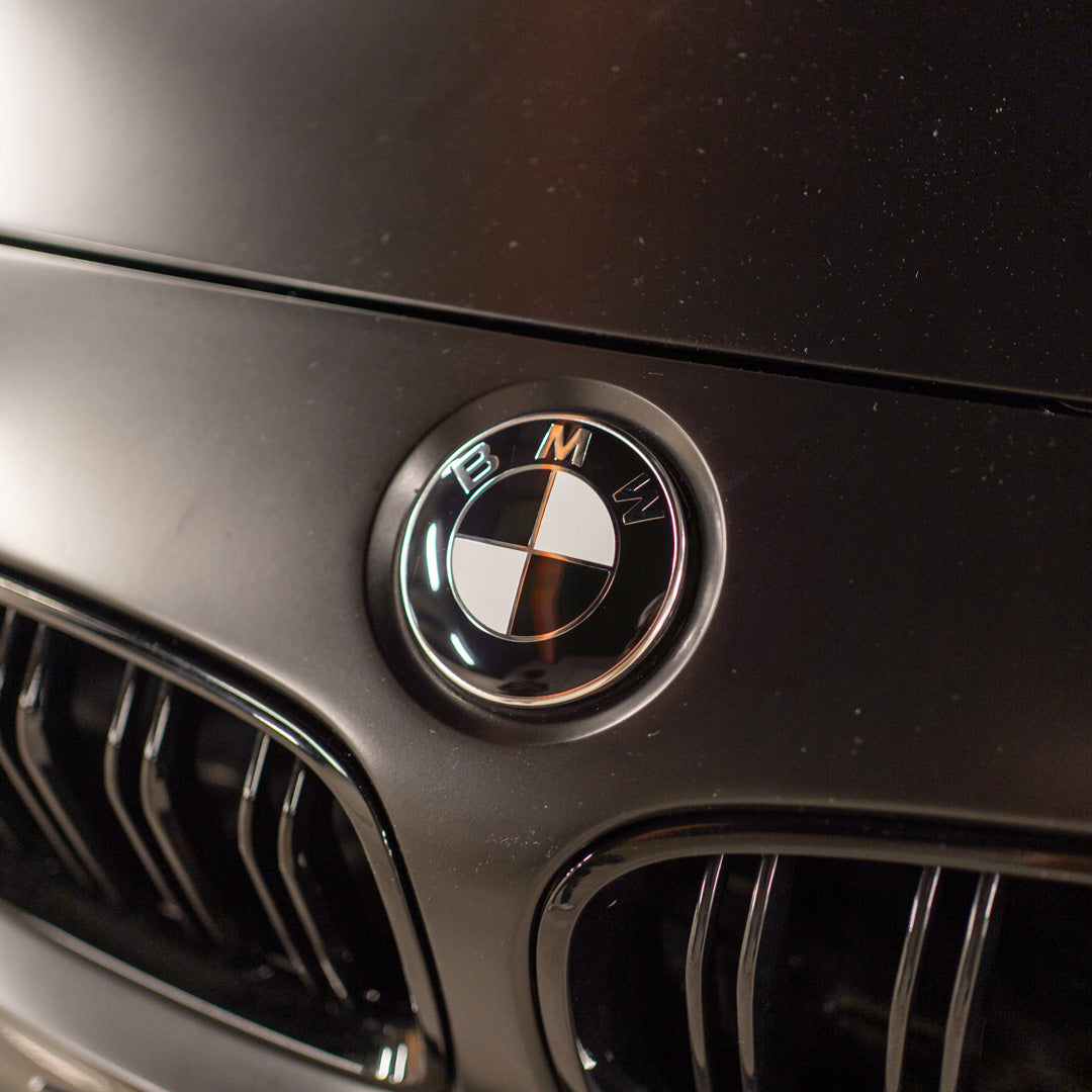 BMW EMBLEM BADGE - BLACK & WHITE