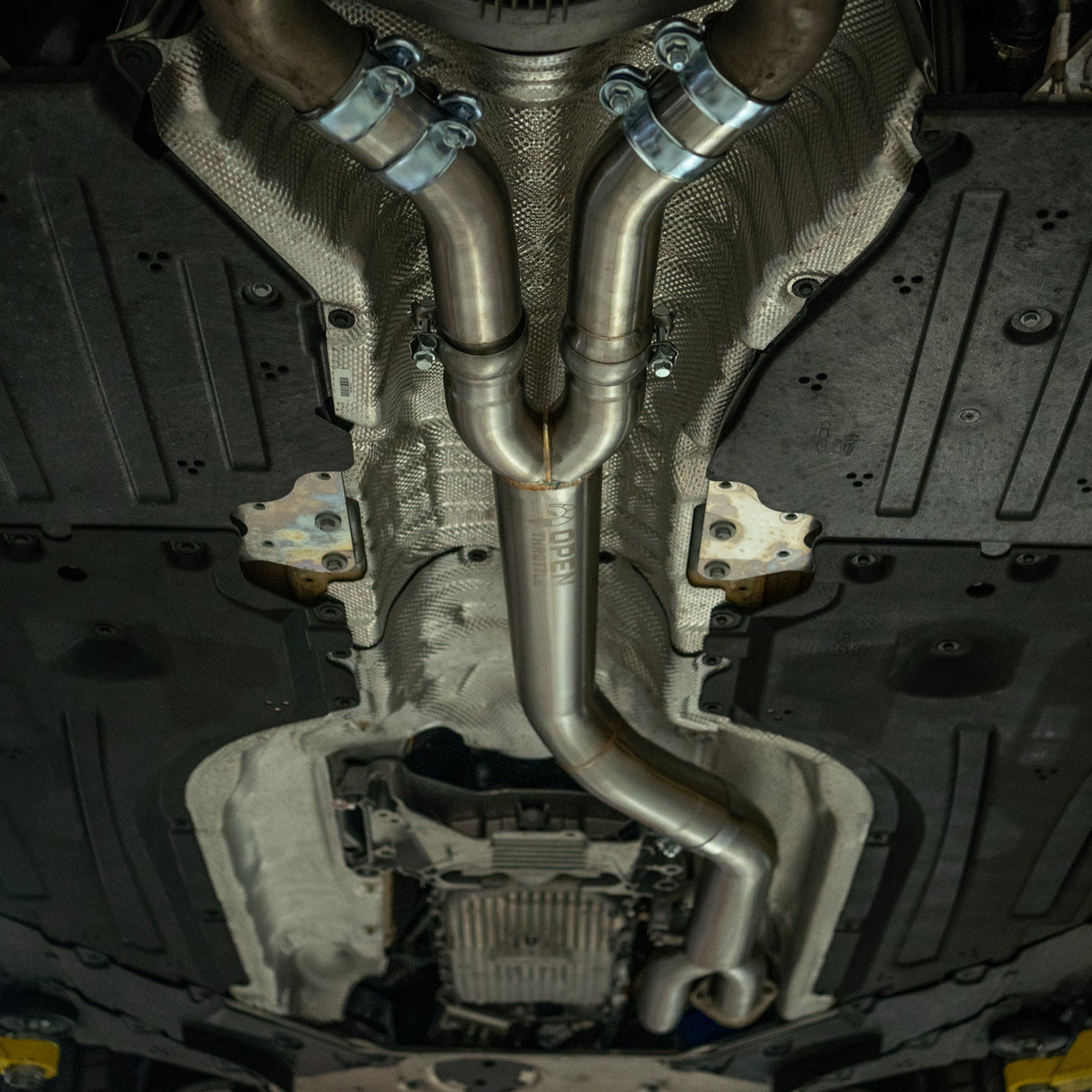 BMW M2 G87 GROSSES EINZELNES MITTELROHR 